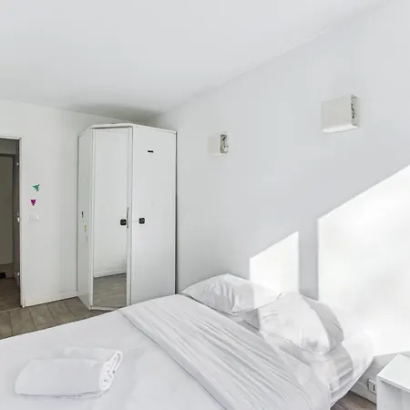 Appartement Chic And Spacious With Parking And Garden
