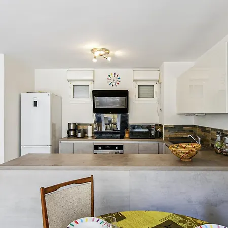 Appartement Chic And Spacious With Parking And Garden *