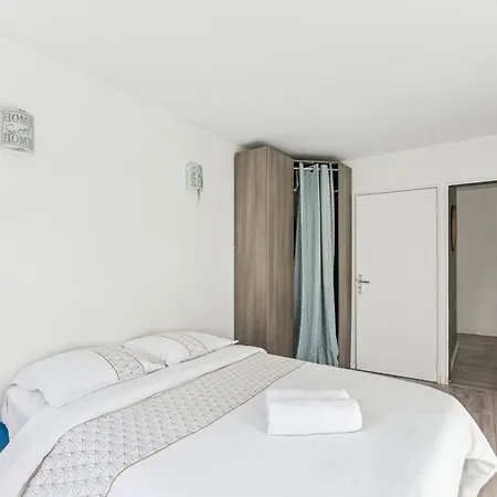 Chic And Spacious With Parking And Garden Appartement *