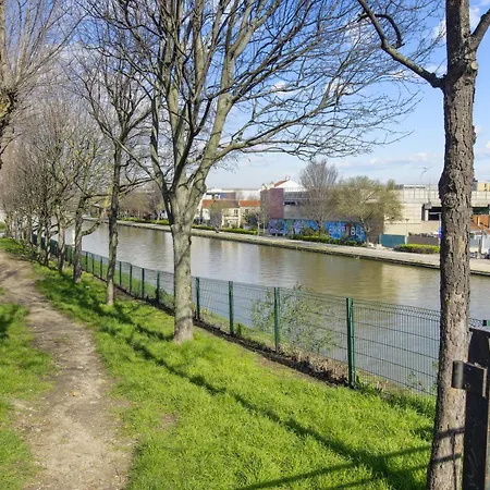 Chic And Spacious With Parking And Garden Saint-Denis (Seine-Saint-Denis)